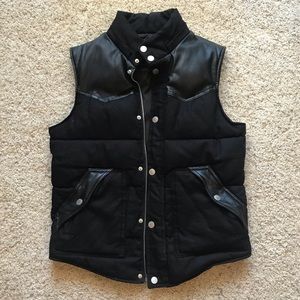 Black men’s Zara puffy vest
